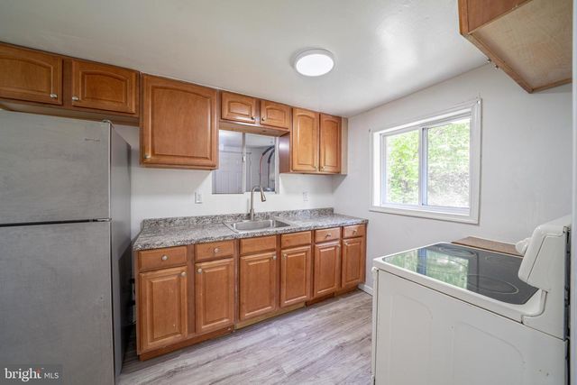 10635 CRYSTAL FALLS DR, Hagerstown, MD 21742