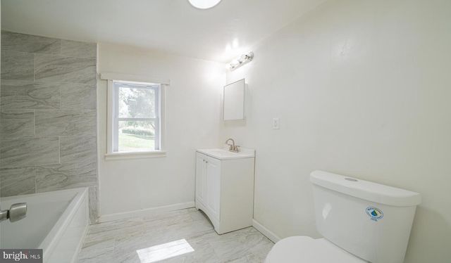 10635 CRYSTAL FALLS DR, Hagerstown, MD 21742