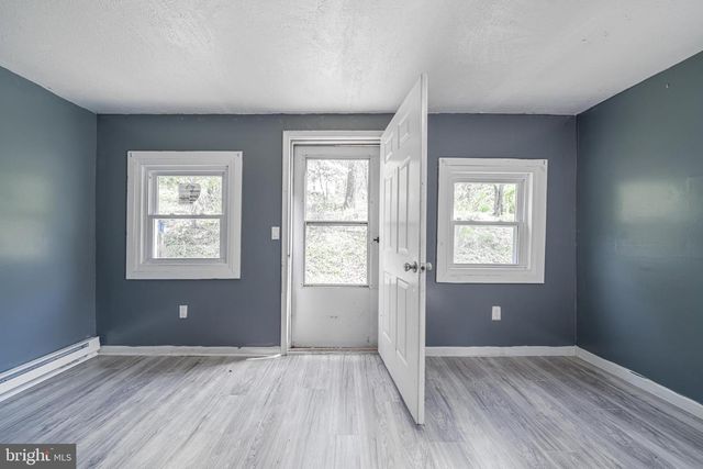 10635 CRYSTAL FALLS DR, Hagerstown, MD 21742