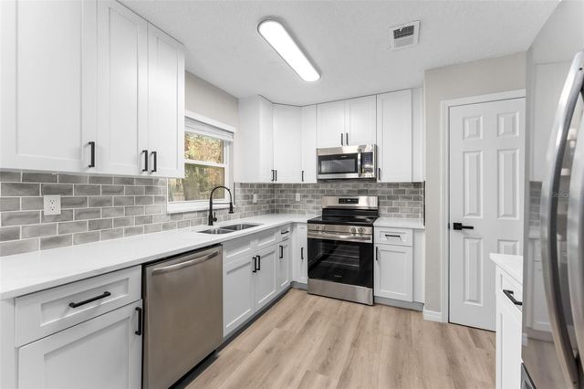 4201 NW 14TH PLACE, Gainesville, FL 32605