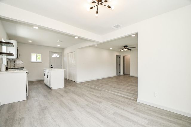 4507 Kingsbury Street, Houston, TX 77021