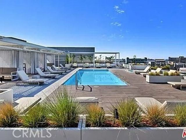 530 S Hewitt 146, Los Angeles, CA 90013