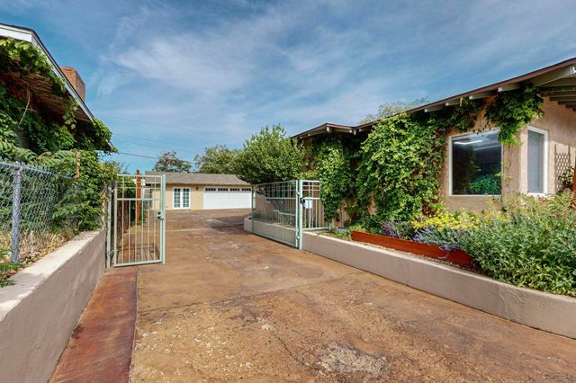 1017 PAMPAS Drive SE, Albuquerque, NM 87108