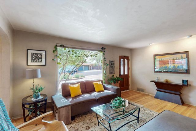 1017 PAMPAS Drive SE, Albuquerque, NM 87108