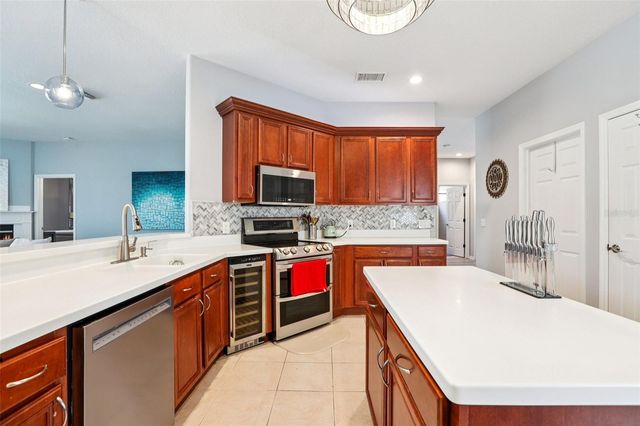 18028 MALAKAI ISLE DRIVE, Tampa, FL 33647