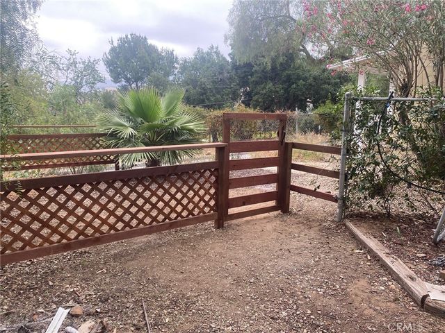 6818 Santa Susana Pass, Simi Valley, CA 93063