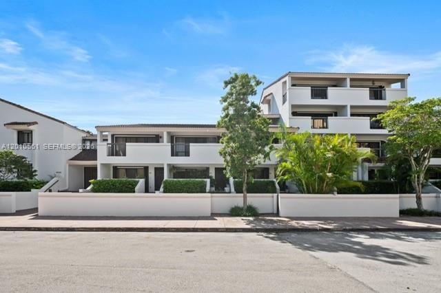 2600 Cardena St 11, Coral Gables, FL 33134