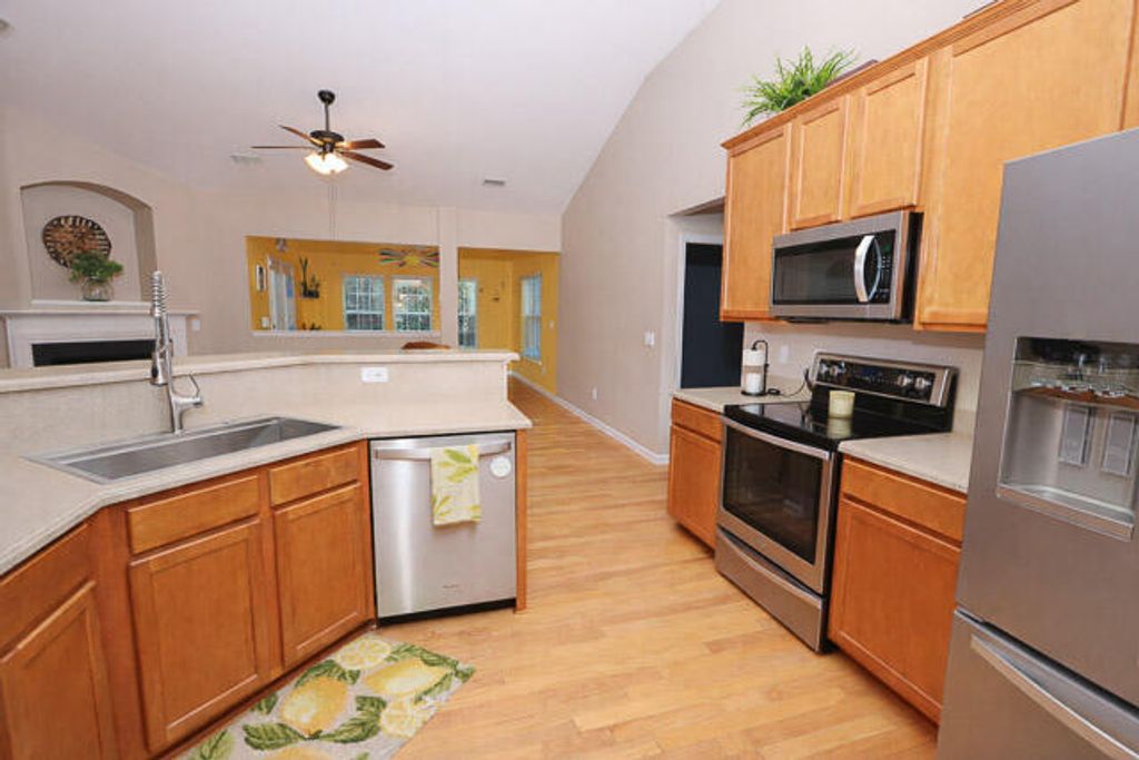 Image 10 of property listing at 9673 Pebble Creek Boulevard, Summerville, SC 29485