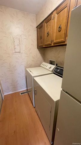 23743 Stonehenge Boulevard, Novi, MI 48375