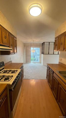 23743 Stonehenge Boulevard, Novi, MI 48375