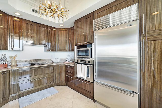 2700 N Ocean Drive 1006b, Riviera Beach, FL 33404