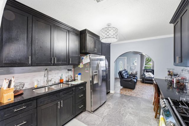 811 Canadian Street, Houston, TX 77009