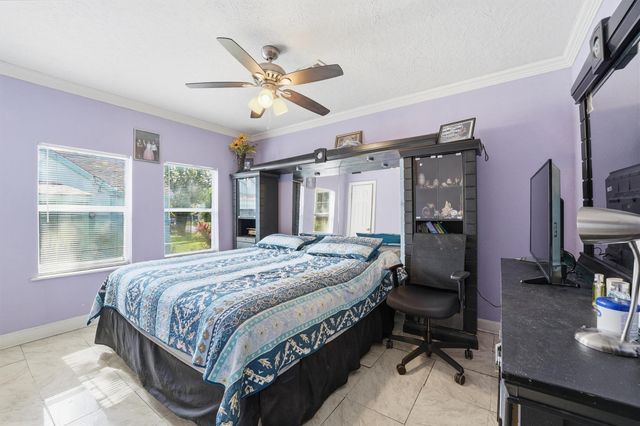 811 Canadian Street, Houston, TX 77009