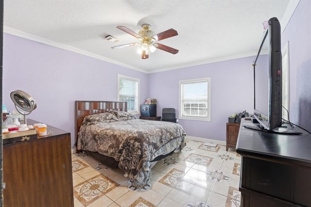 811 Canadian Street, Houston, TX 77009