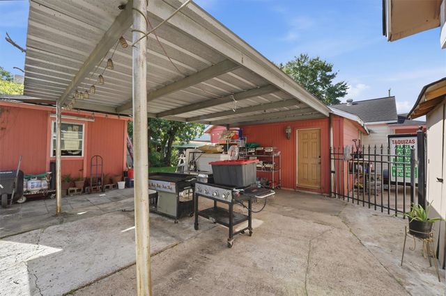 811 Canadian Street, Houston, TX 77009