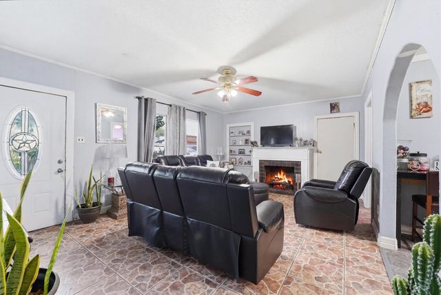811 Canadian Street, Houston, TX 77009