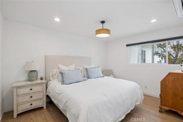 782 W 18th Street, Costa Mesa, CA 92627