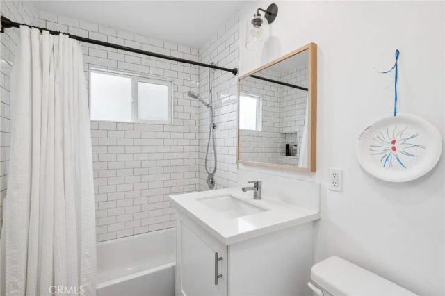 782 W 18th Street, Costa Mesa, CA 92627