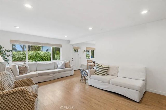 782 W 18th Street, Costa Mesa, CA 92627
