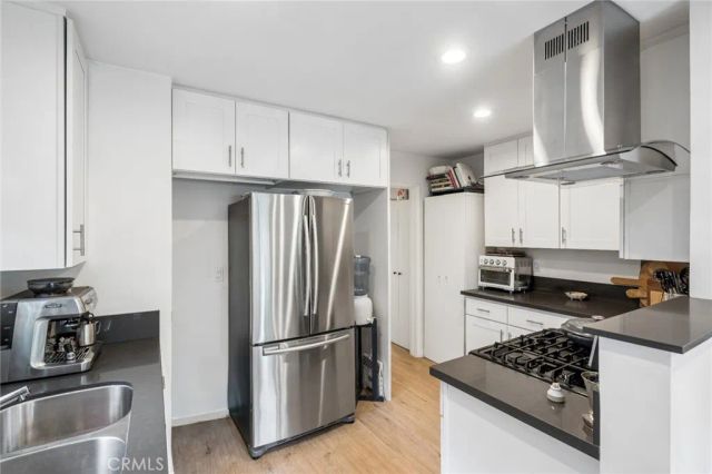 782 W 18th Street, Costa Mesa, CA 92627