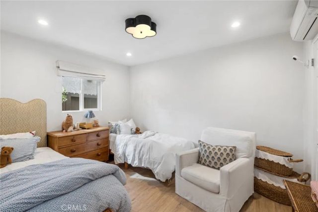 782 W 18th Street, Costa Mesa, CA 92627
