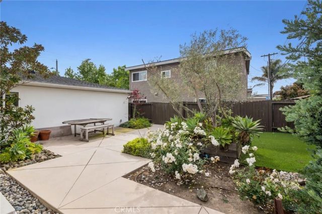 782 W 18th Street, Costa Mesa, CA 92627