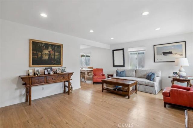 782 W 18th Street, Costa Mesa, CA 92627