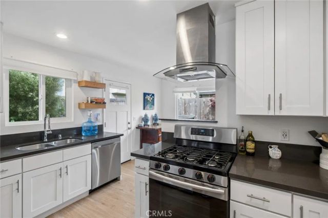 782 W 18th Street, Costa Mesa, CA 92627