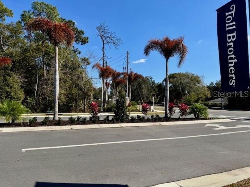 Image 13 of property listing at 8103 TIMBERWOOD LANE, Orlando, FL 32825