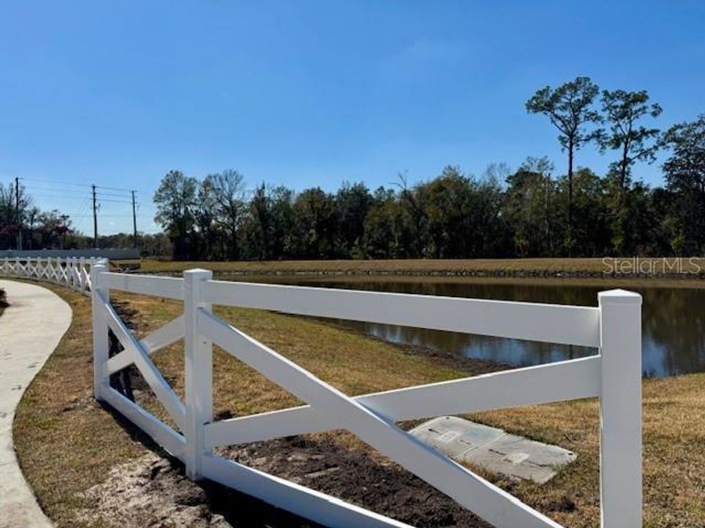 Image 14 of property listing at 8103 TIMBERWOOD LANE, Orlando, FL 32825