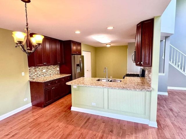 1437 Meadowsedge Lane 1437, Carpentersville, IL 60110