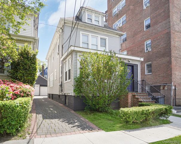 320 E 235th Street, Bronx, NY 10470