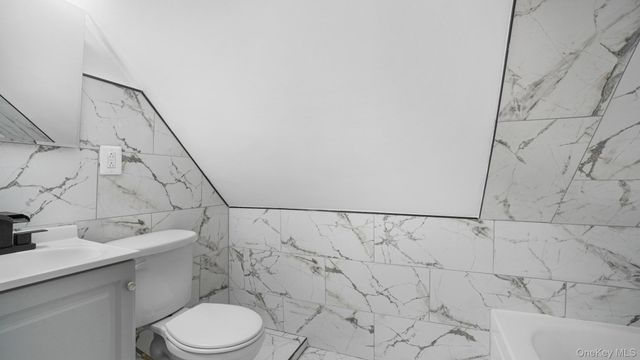 320 E 235th Street, Bronx, NY 10470