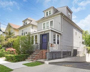 320 E 235th Street, Bronx, NY 10470