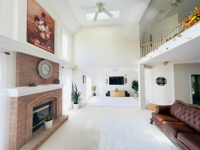 523 Mallard Point Drive, North Aurora, IL 60542