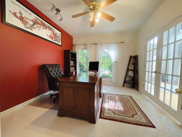 523 Mallard Point Drive, North Aurora, IL 60542