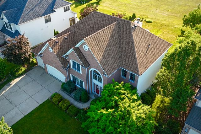 523 Mallard Point Drive, North Aurora, IL 60542