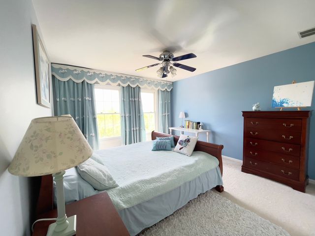 523 Mallard Point Drive, North Aurora, IL 60542