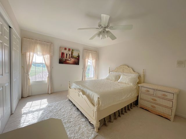 523 Mallard Point Drive, North Aurora, IL 60542