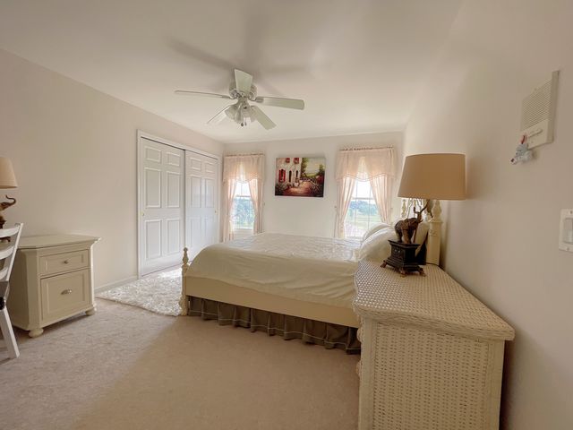 523 Mallard Point Drive, North Aurora, IL 60542