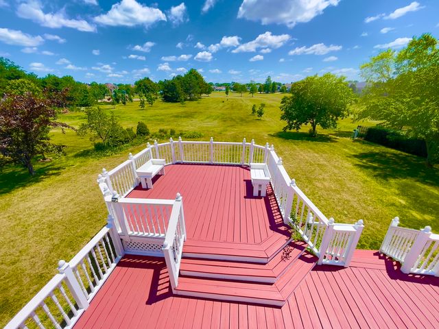 523 Mallard Point Drive, North Aurora, IL 60542