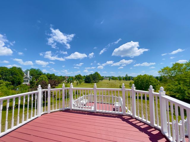 523 Mallard Point Drive, North Aurora, IL 60542