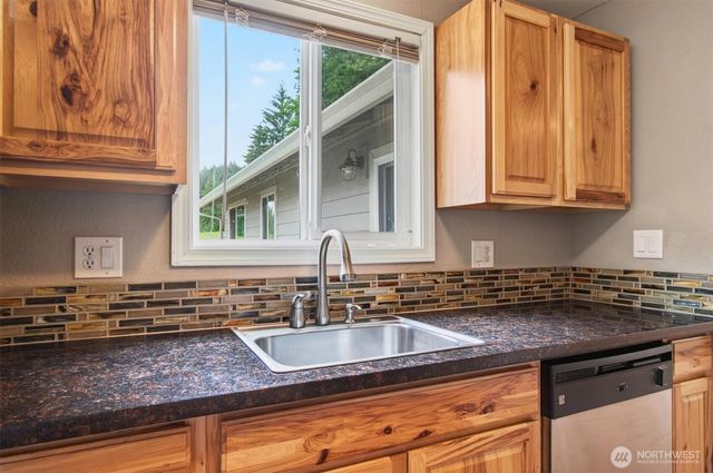 354 Carroll Road, Kelso, WA 98626