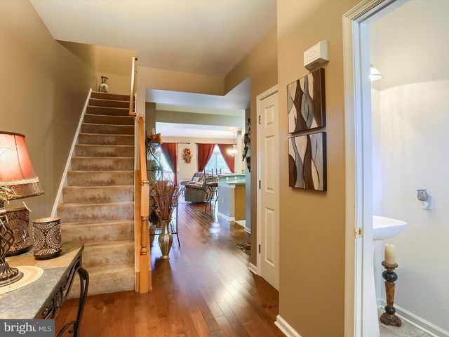 1031 WOODED POND DR, Harrisburg, PA 17111