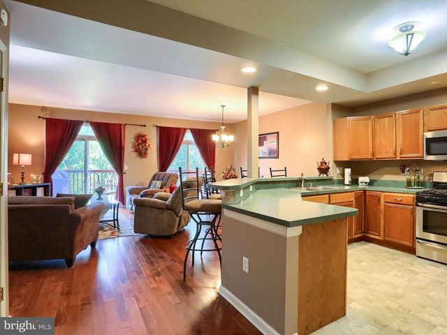 1031 WOODED POND DR, Harrisburg, PA 17111