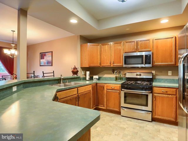 1031 WOODED POND DR, Harrisburg, PA 17111