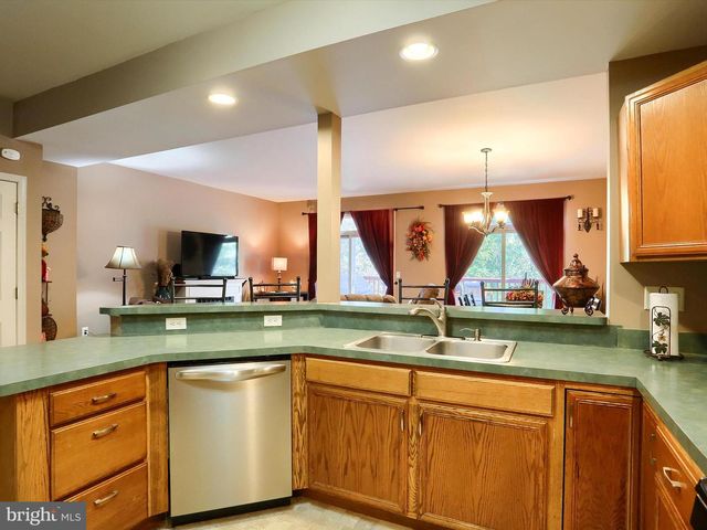 1031 WOODED POND DR, Harrisburg, PA 17111