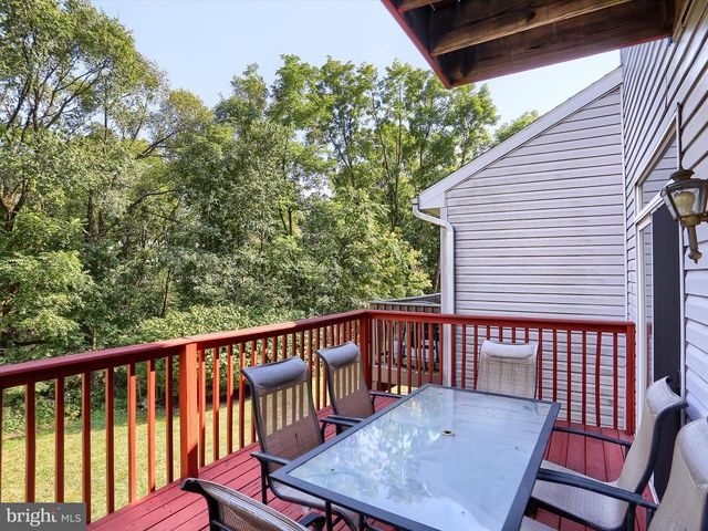 1031 WOODED POND DR, Harrisburg, PA 17111