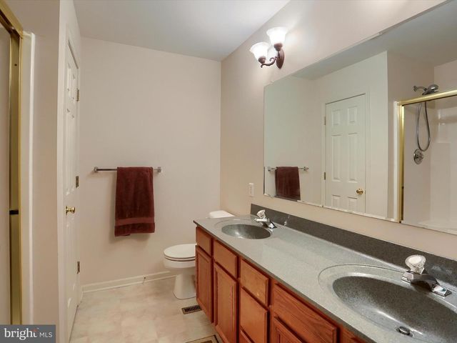 1031 WOODED POND DR, Harrisburg, PA 17111