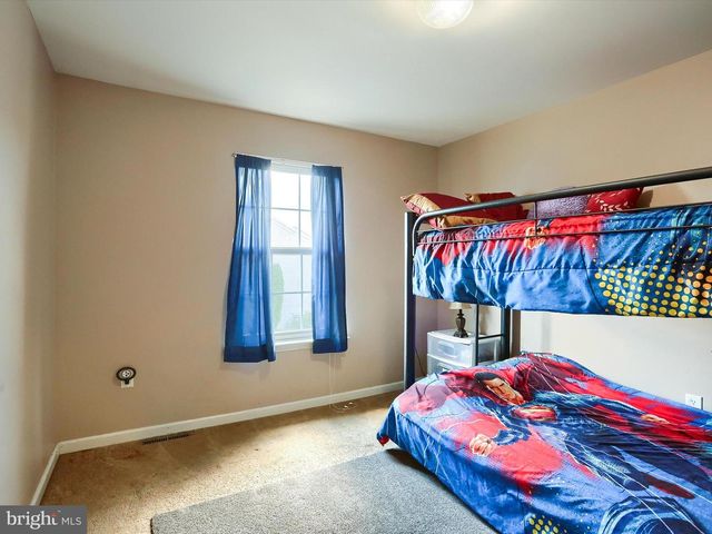1031 WOODED POND DR, Harrisburg, PA 17111